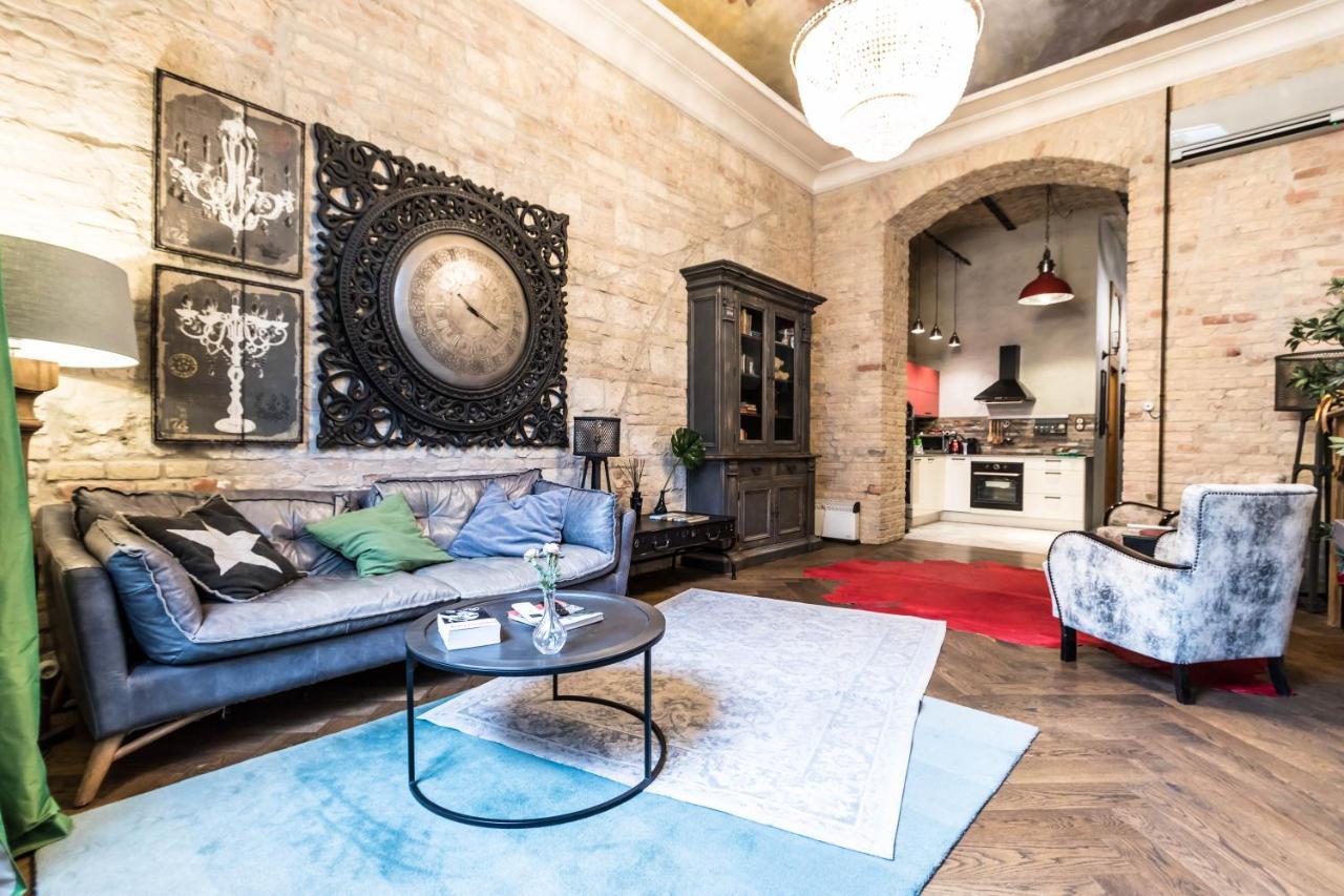 Castle Downtown Apartment Budapeste Exterior foto